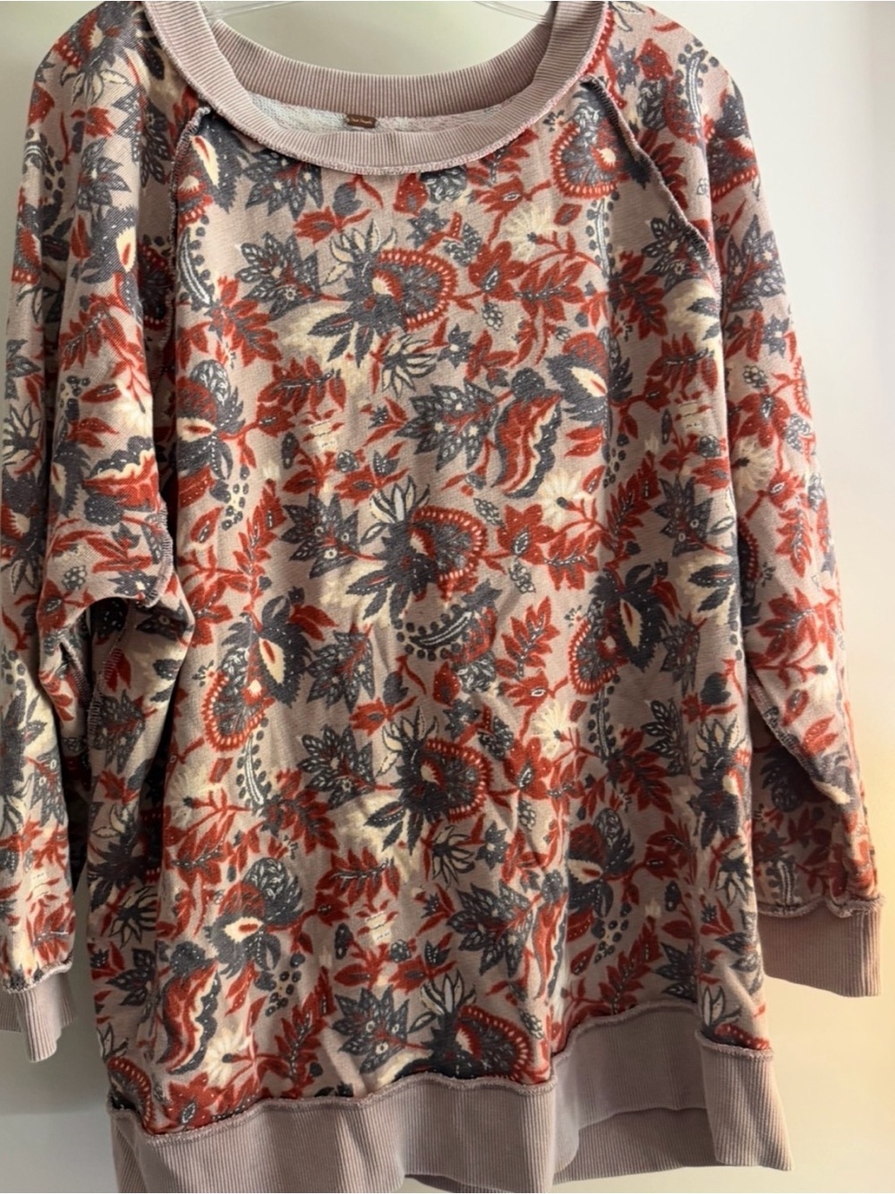 FREE PEOPLE Go on Get Floral Oversized
Top L/XL